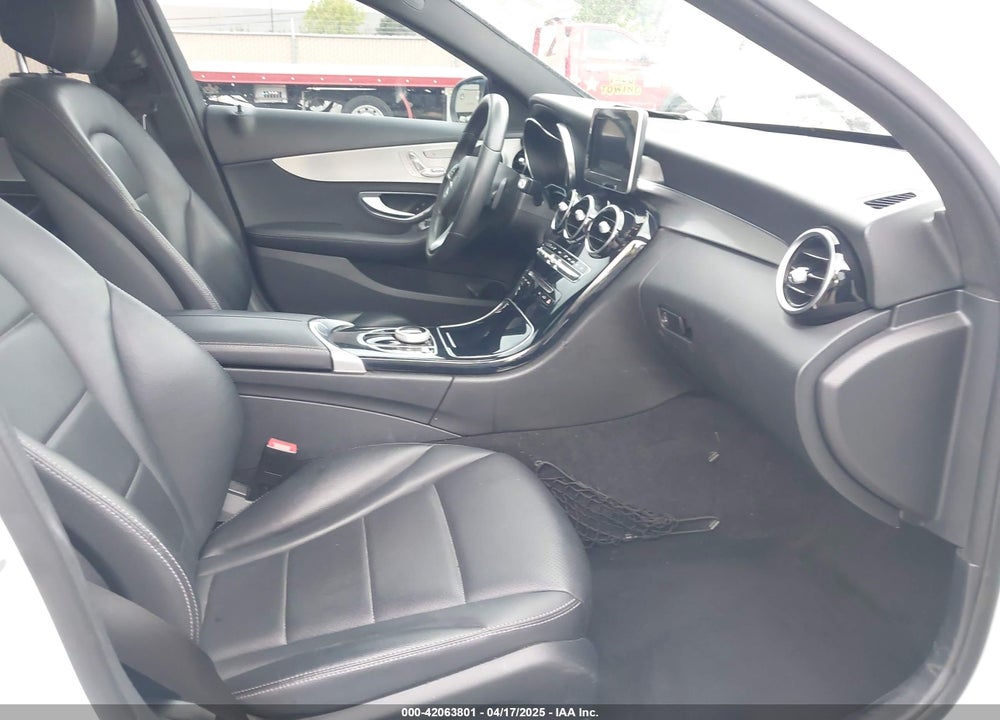 2018 MERCEDES-BENZ C 300 VIN: 55SWF4JB9JU235630