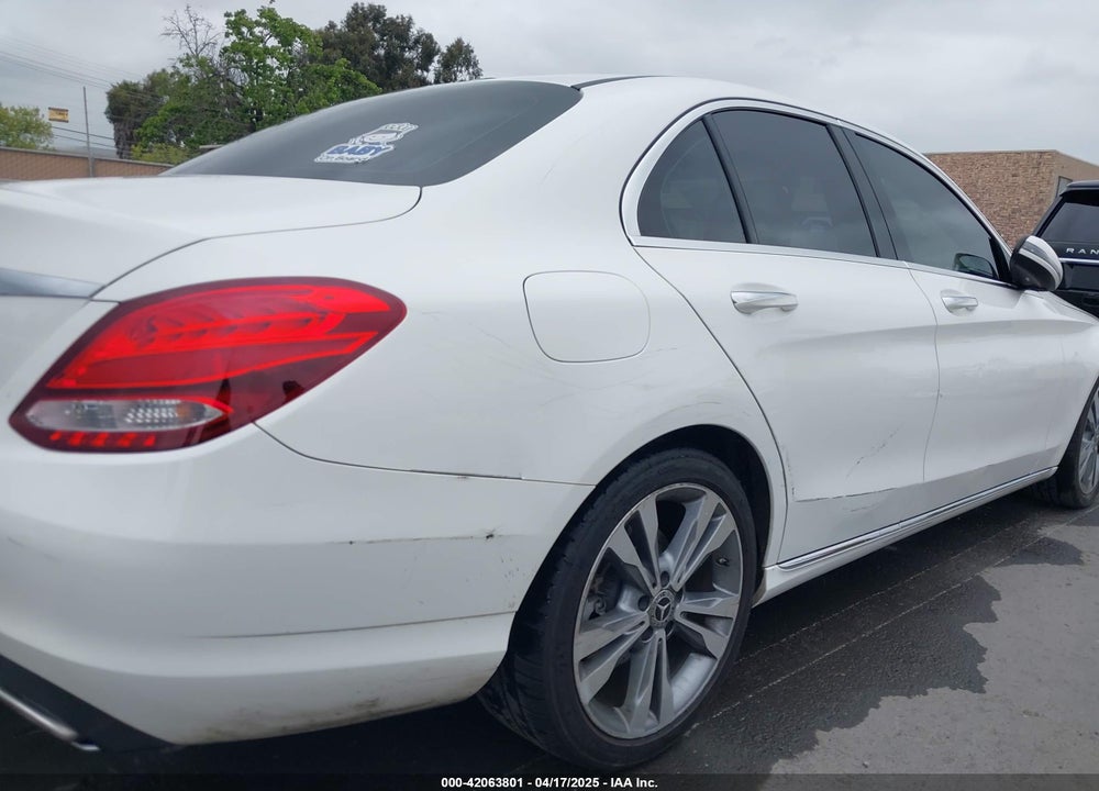 2018 MERCEDES-BENZ C 300 VIN: 55SWF4JB9JU235630