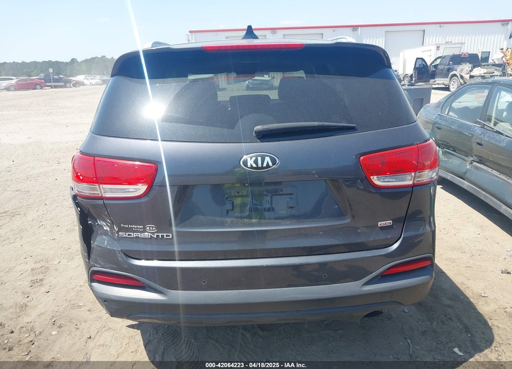 2016 KIA SORENTO VIN: 5XYPG4A38GG121650