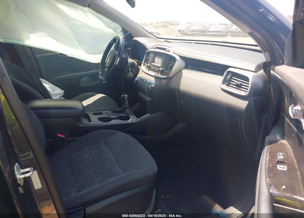 2016 KIA SORENTO VIN: 5XYPG4A38GG121650