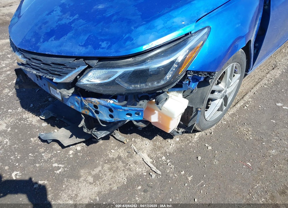 2018 CHEVROLET CRUZE VIN: 1G1BE5SM8J7105300