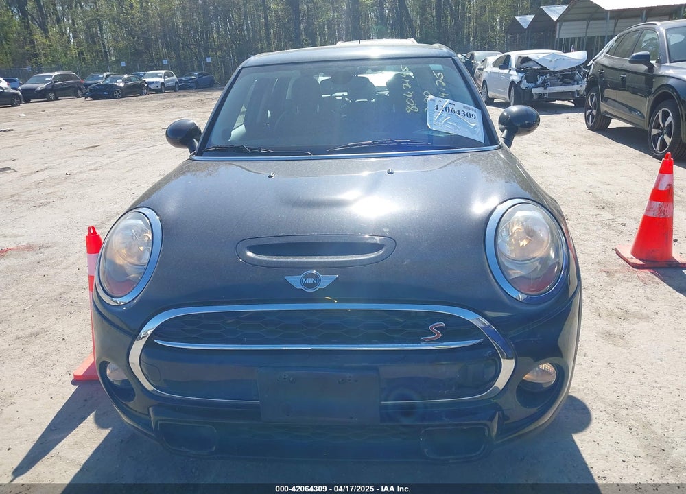 2016 MINI COOPER VIN: WMWXU3C51G2D29400