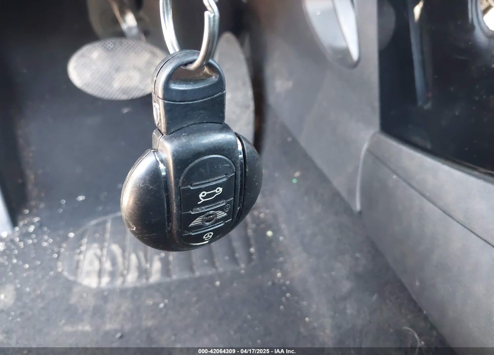 2016 MINI COOPER VIN: WMWXU3C51G2D29400