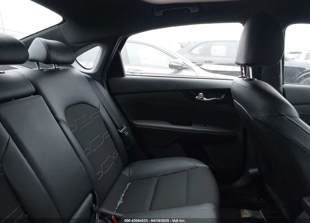 2021 KIA FORTE GT LINE VIN: 3KPF34AD5ME292378