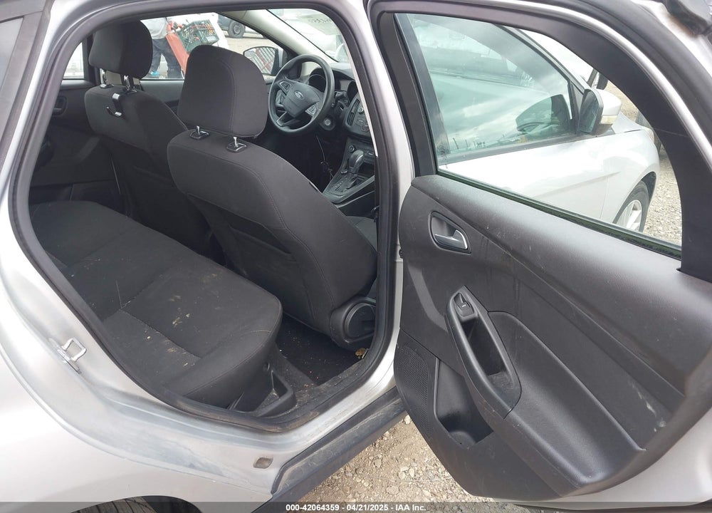 2017 FORD FOCUS SE VIN: 1FADP3F25HL328358