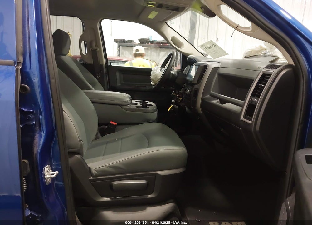 2017 RAM 1500 EXPRESS 4X4 6'4 BOX VIN: 1C6RR7FT9HS789070