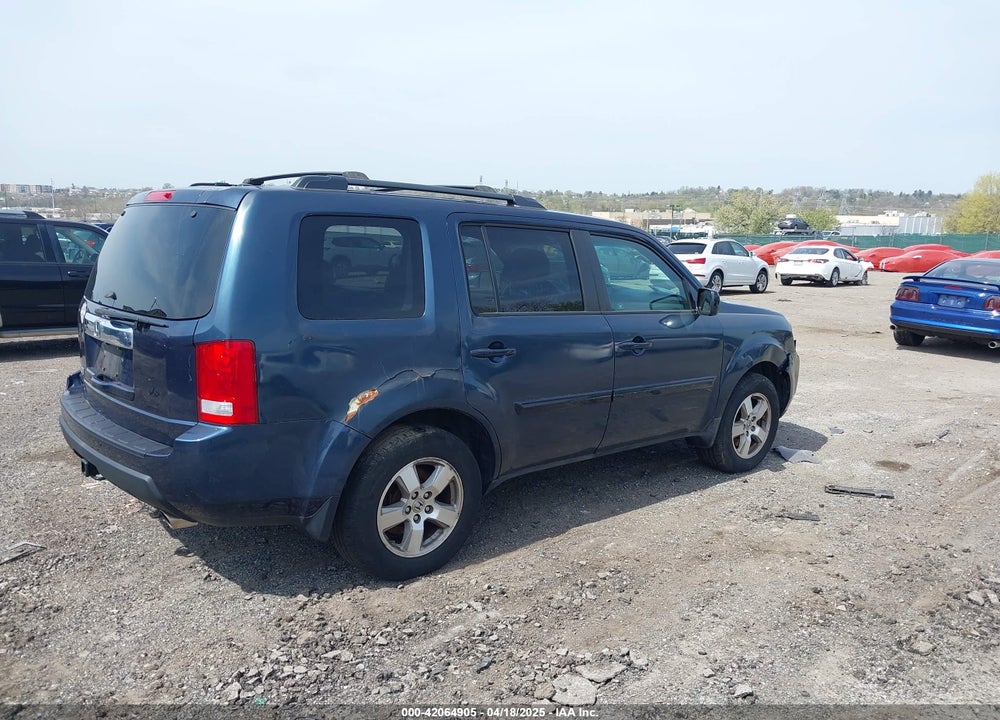 2011 HONDA PILOT VIN: 5FNYF3H72BB042078