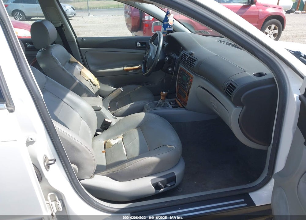 2004 VOLKSWAGEN PASSAT GLX VIN: WVWRH63B64P150935