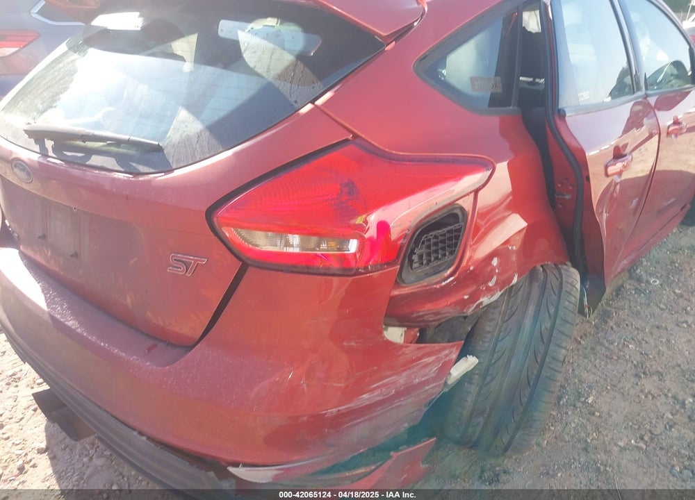 2018 FORD FOCUS VIN: 1FADP3L93JL318659