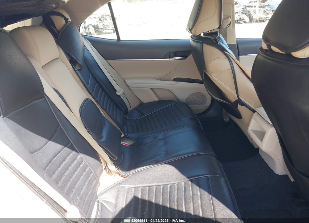 2018 TOYOTA CAMRY VIN: 4T1B11HK2JU616919