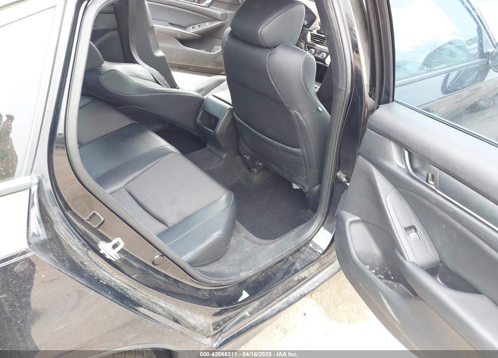 2018 HONDA ACCORD VIN: 1HGCV1F34JA267984