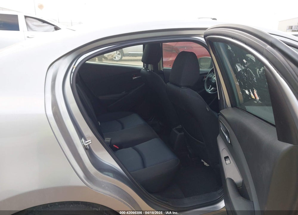 2016 SCION IA VIN: 3MYDLBZV2GY104557