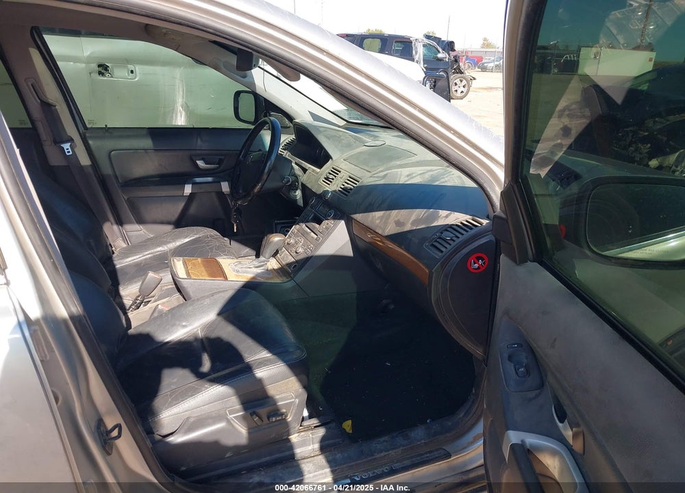 2008 VOLVO XC90 VIN: YV4CZ982381467381