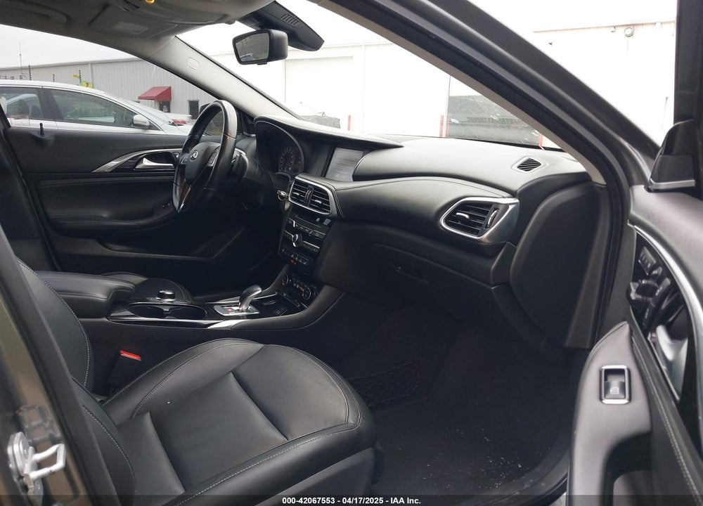 2017 INFINITI QX30 PREMIUM VIN: SJKCH5CR2HA022260