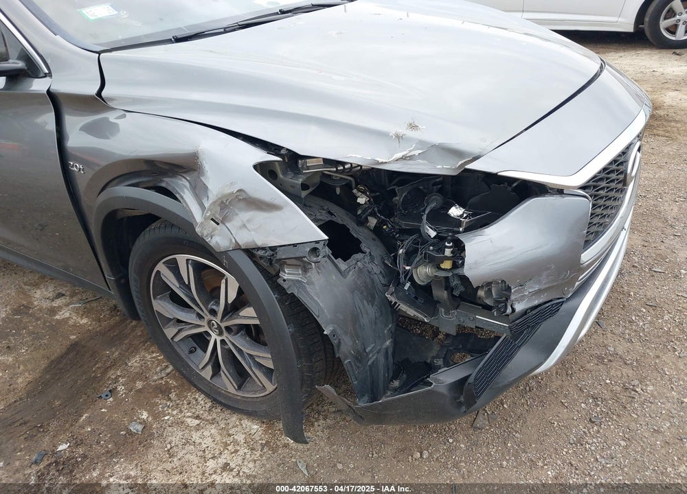 2017 INFINITI QX30 PREMIUM VIN: SJKCH5CR2HA022260