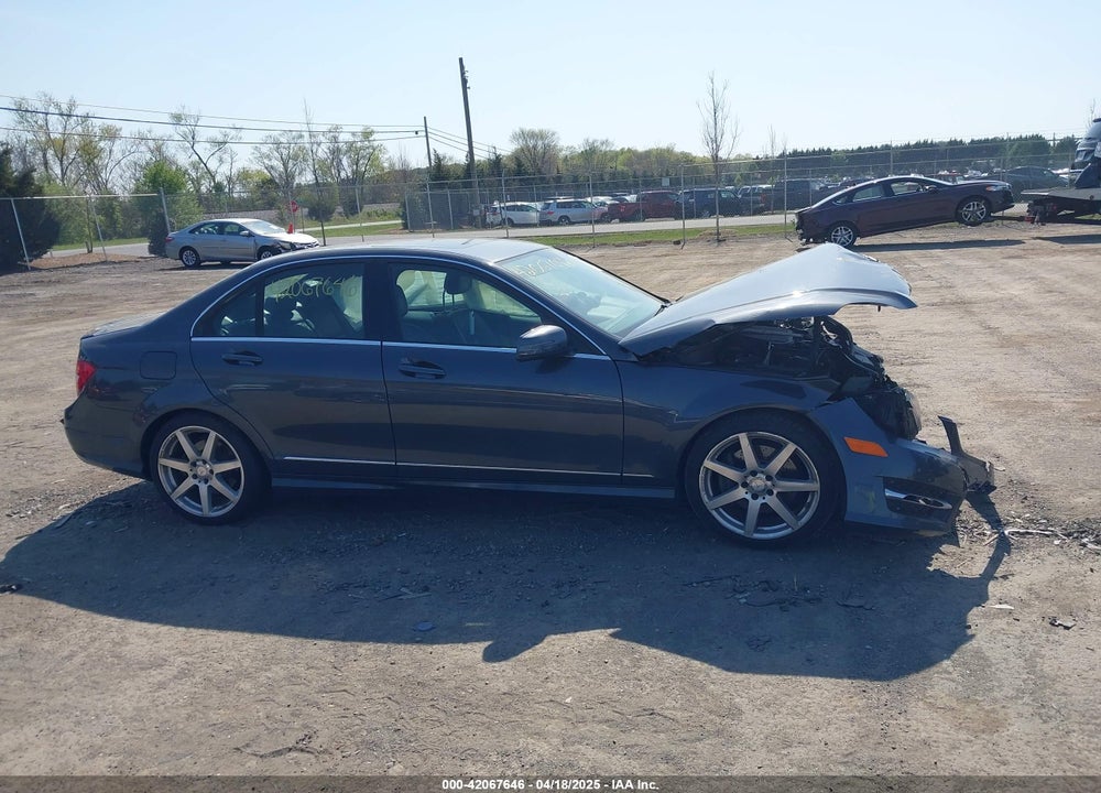2014 MERCEDES-BENZ C 300 VIN: WDDGF8AB3EA924175