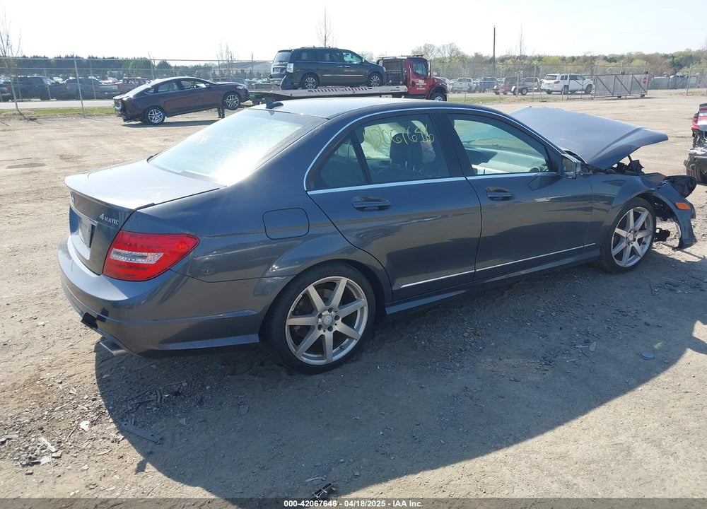 2014 MERCEDES-BENZ C 300 VIN: WDDGF8AB3EA924175