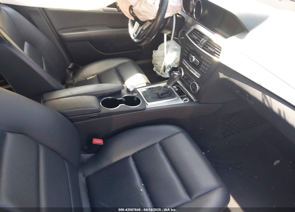 2014 MERCEDES-BENZ C 300 VIN: WDDGF8AB3EA924175