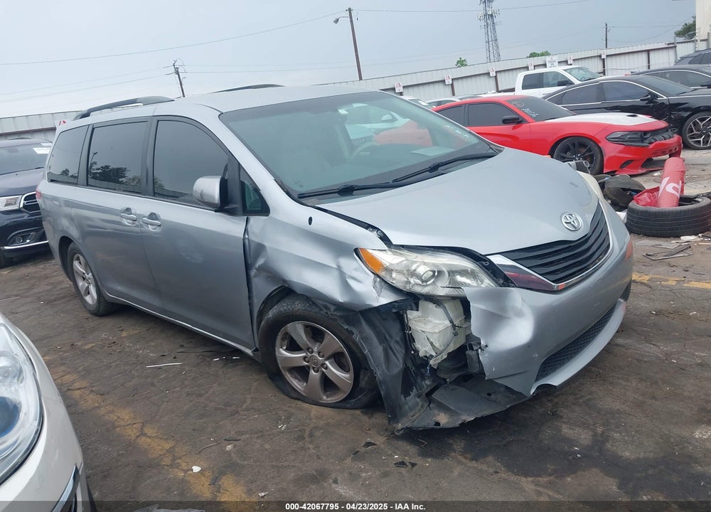 2014 TOYOTA SIENNA LE V6 8 PASSENGER VIN: 5TDKK3DC6ES424568