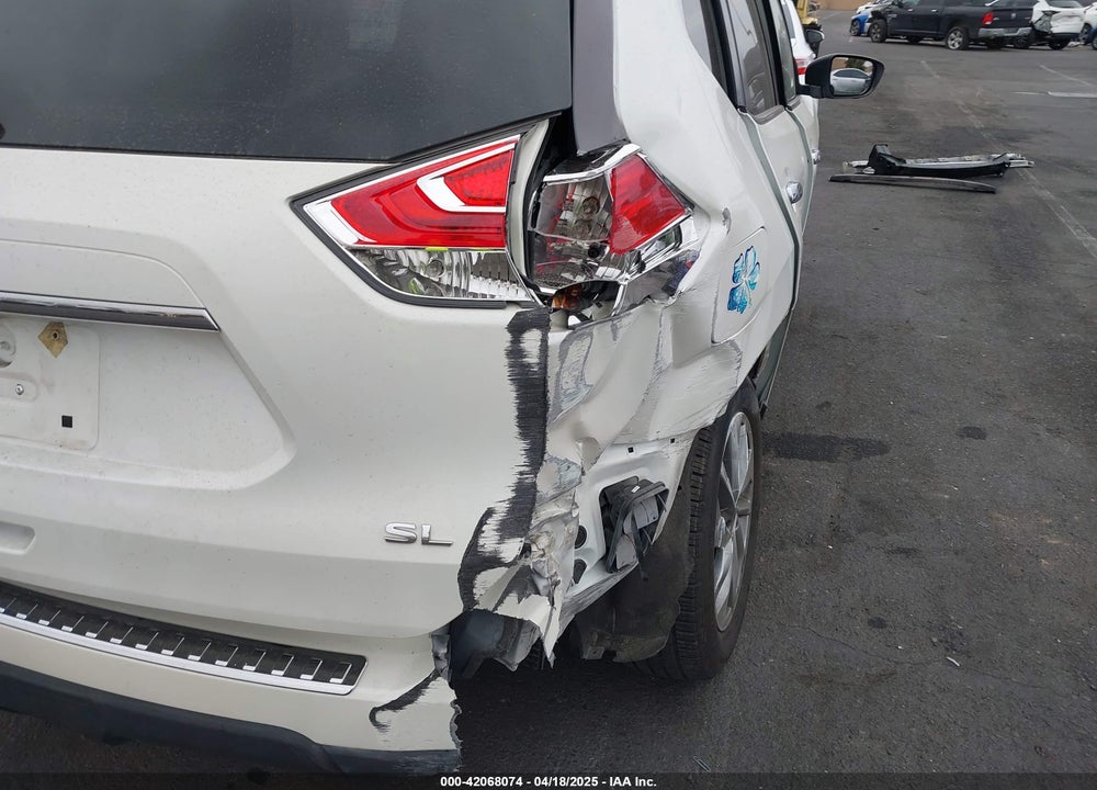 2015 NISSAN ROGUE VIN: 5N1AT2MT2FC882237