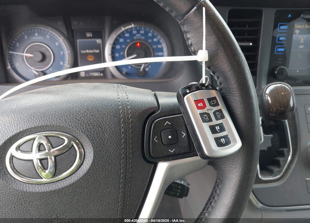 2017 TOYOTA SIENNA VIN: 5TDYZ3DC6HS809199