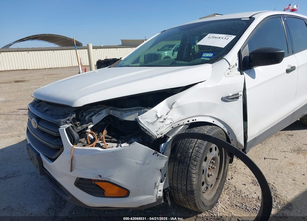 2017 FORD ESCAPE S VIN: 1FMCU0F7XHUC10112