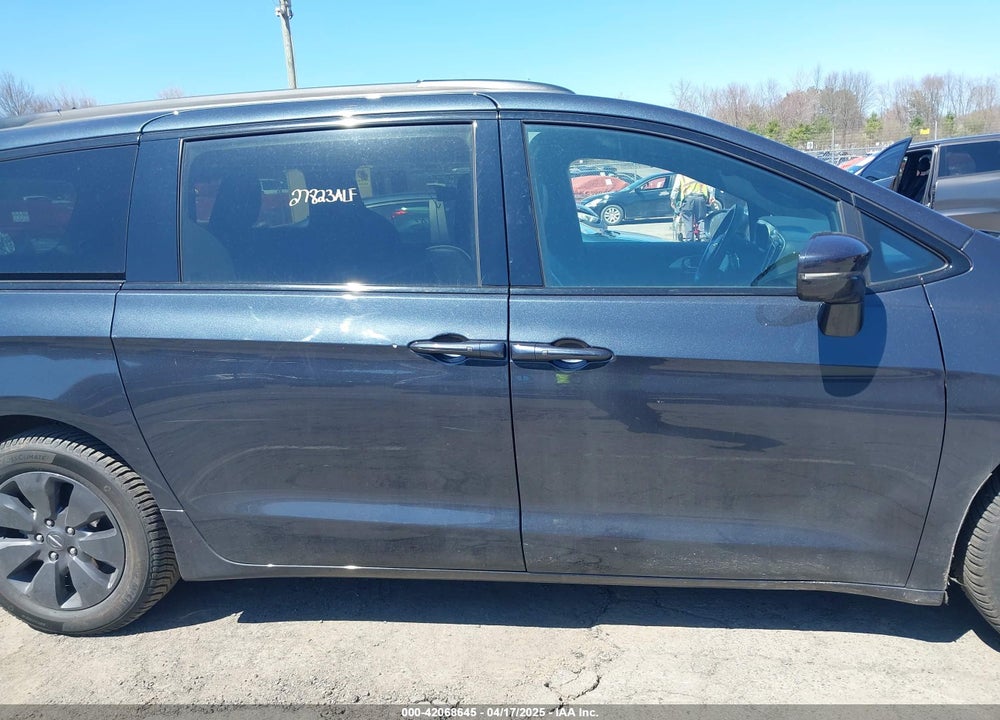 2019 CHRYSLER PACIFICA HYBRID LIMITED VIN: 2C4RC1N71KR722189