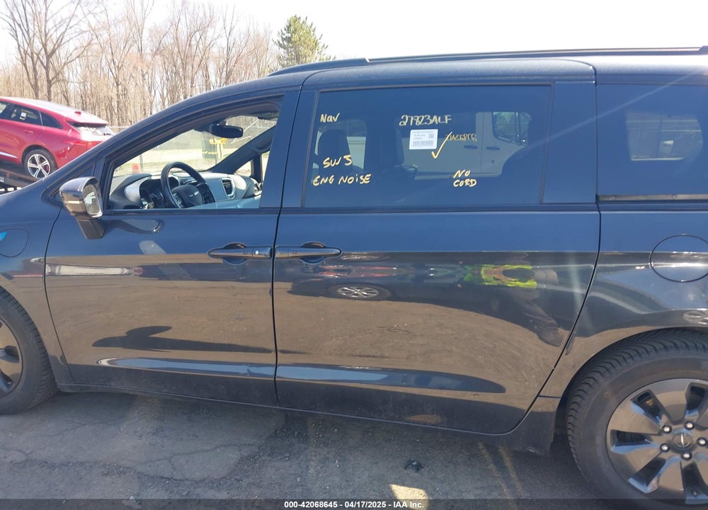 2019 CHRYSLER PACIFICA HYBRID LIMITED VIN: 2C4RC1N71KR722189