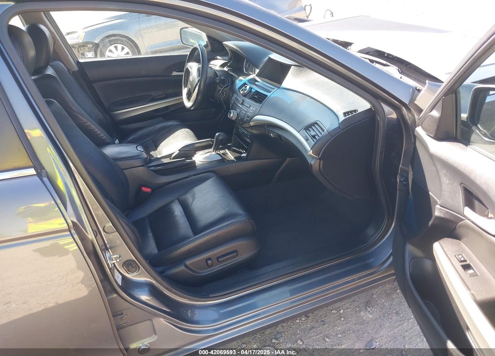 2010 HONDA ACCORD VIN: 1HGCP3F8XAA005825