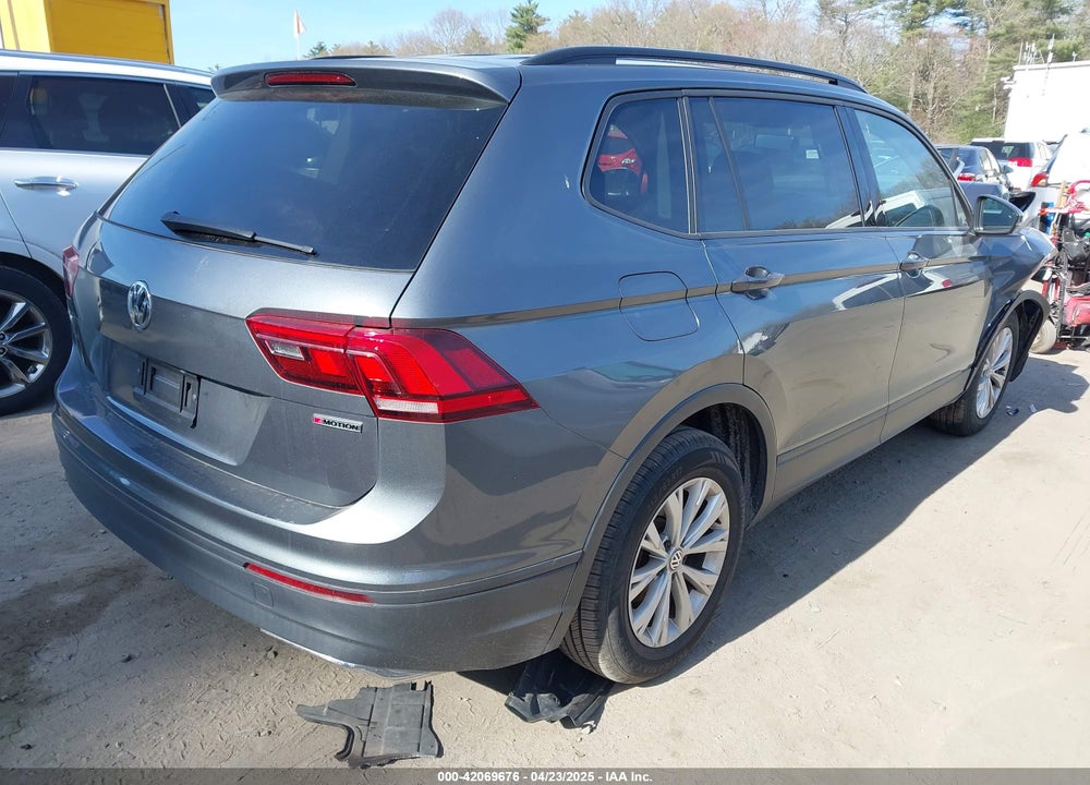 2019 VOLKSWAGEN TIGUAN VIN: 3VV0B7AX0KM119702