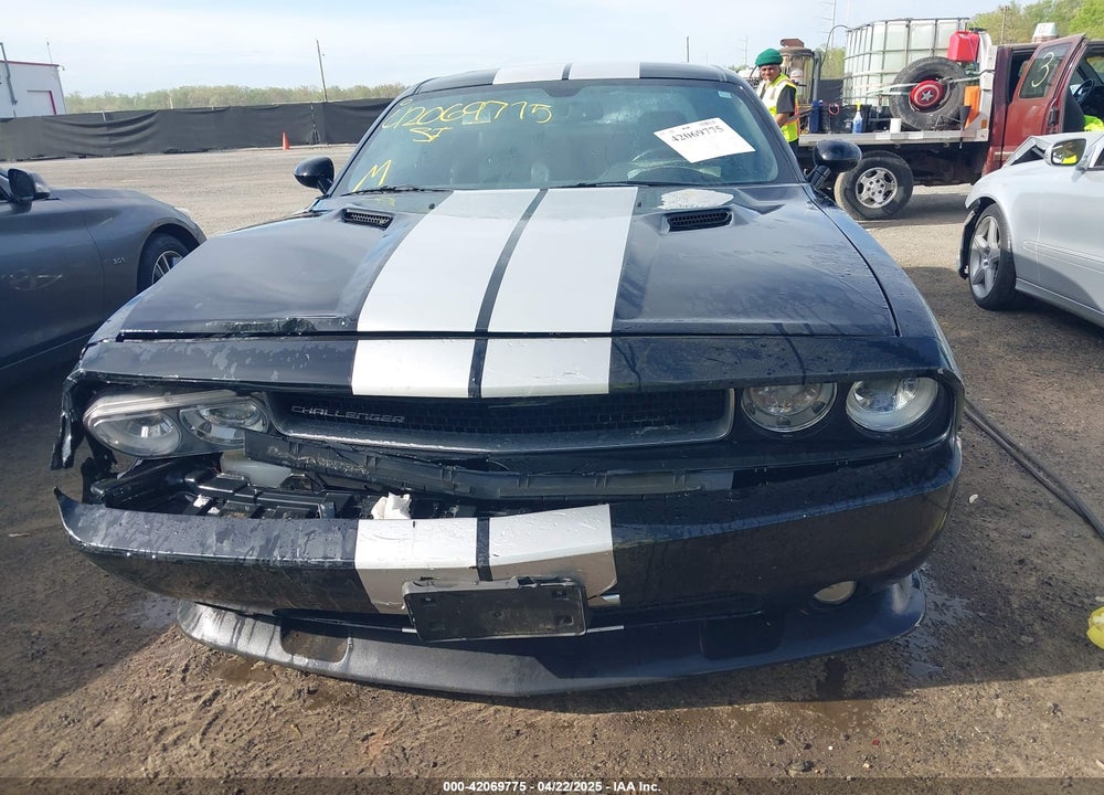 2011 DODGE CHALLENGER VIN: 2B3CJ7DJ8BH597193