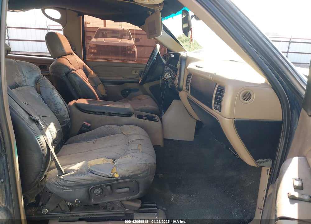 2002 CHEVROLET TAHOE LT VIN: 1GNEC13Z82R272668