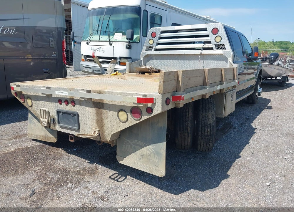 2011 FORD F-350 CHASSIS LARIAT VIN: 1FD8W3HT0BEC44413