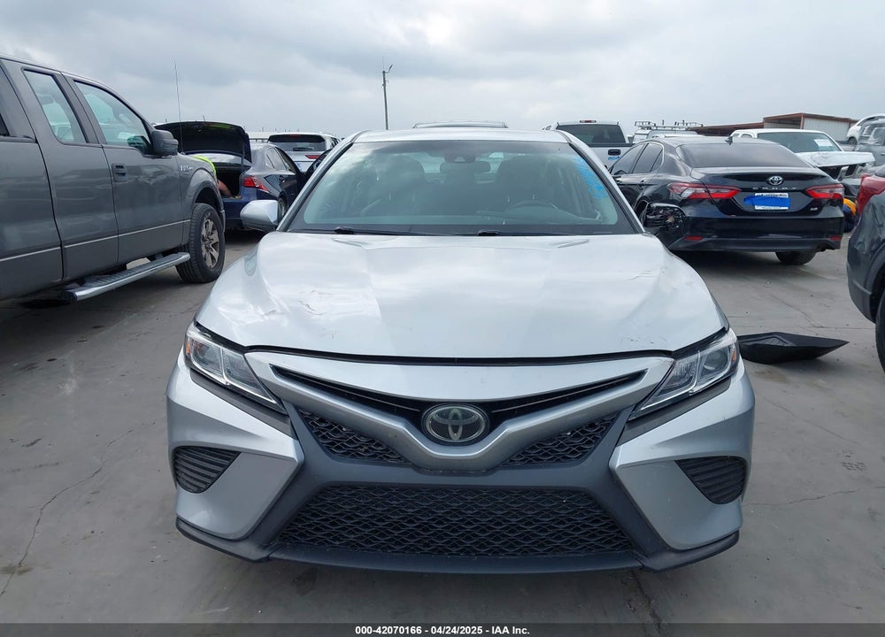 2018 TOYOTA CAMRY VIN: 4T1B11HK8JU083071