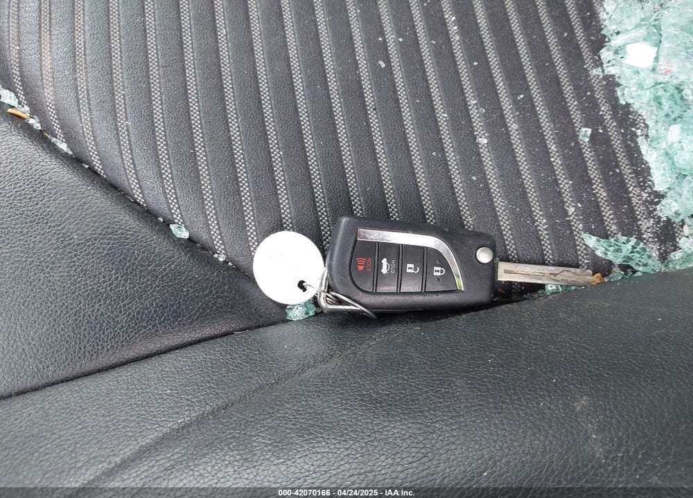 2018 TOYOTA CAMRY VIN: 4T1B11HK8JU083071