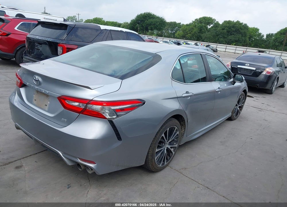 2018 TOYOTA CAMRY VIN: 4T1B11HK8JU083071