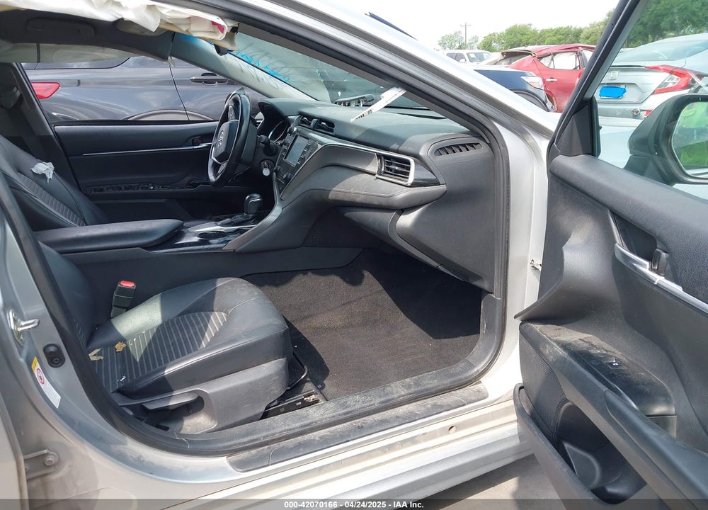 2018 TOYOTA CAMRY VIN: 4T1B11HK8JU083071