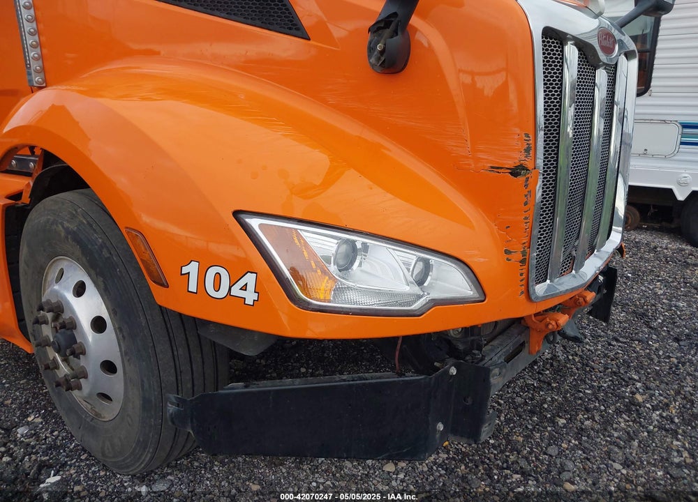 2022 PETERBILT 579 VIN: 1XPBD49X7ND781408