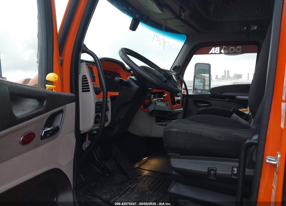 2022 PETERBILT 579 VIN: 1XPBD49X7ND781408
