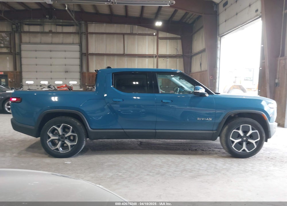 2023 RIVIAN R1T ADVENTURE/ADVENTURE DUAL MOTOR LARGE PACK/ADVENTURE DUAL MOTOR MAX PACK VIN: 7FCTGBAA4PN028189