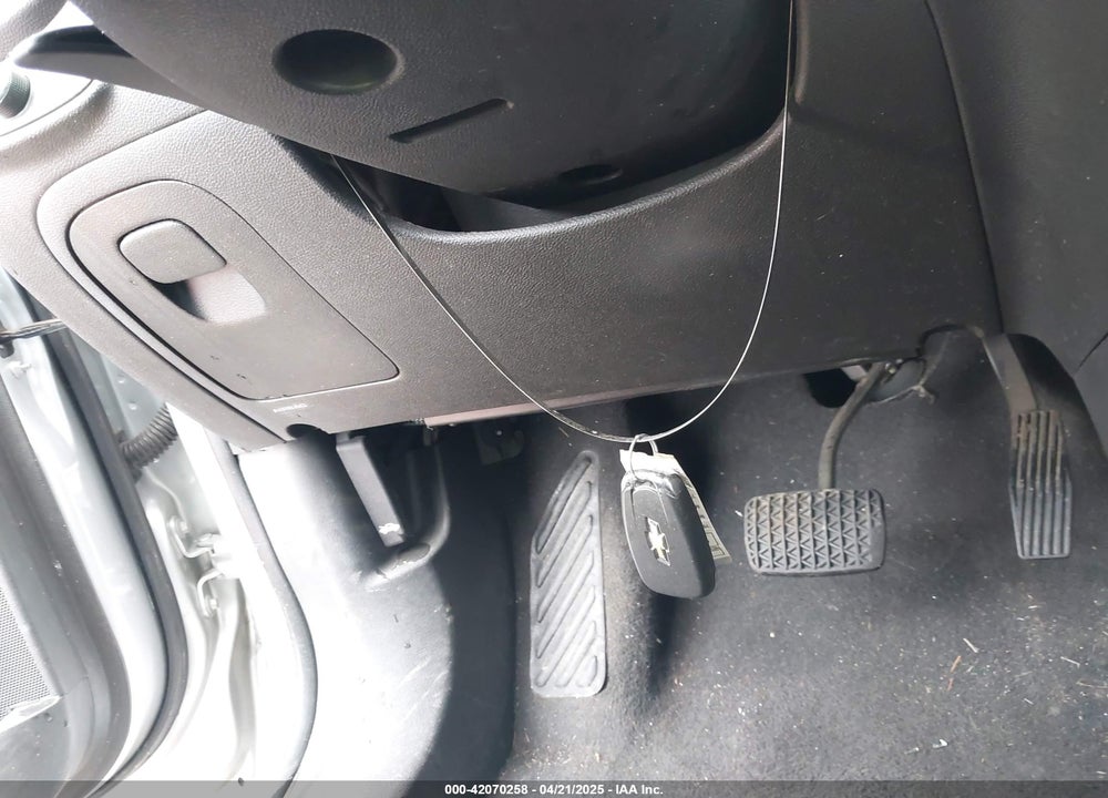 2019 CHEVROLET TRAX LT VIN: 3GNCJPSB1KL341857