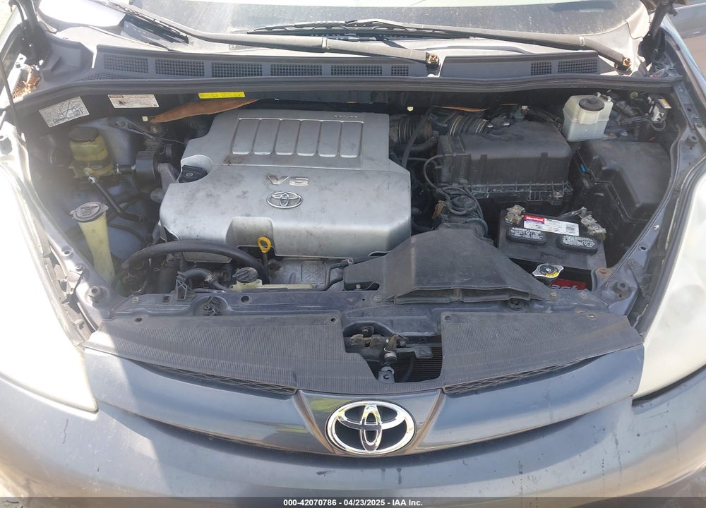 2008 TOYOTA SIENNA VIN: 5TDBK22C38S010150