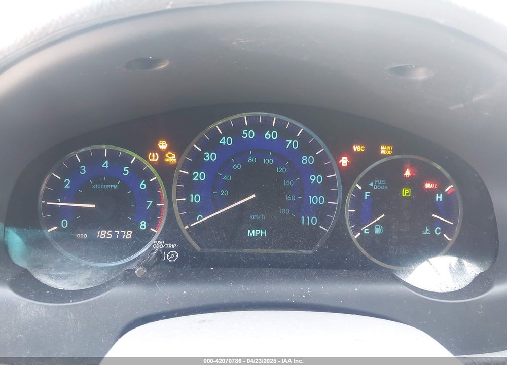 2008 TOYOTA SIENNA VIN: 5TDBK22C38S010150
