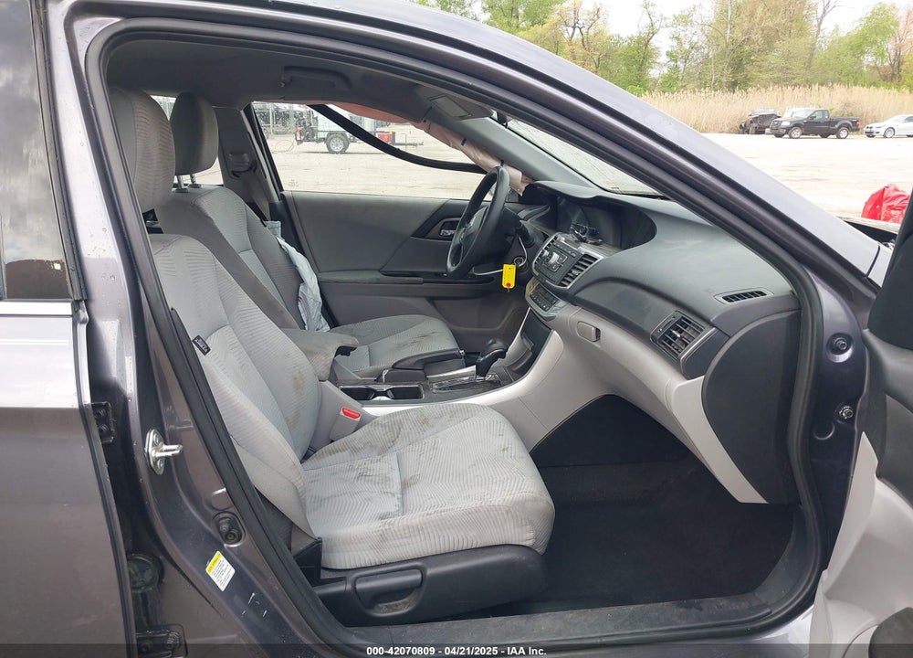 2015 HONDA ACCORD VIN: 1HGCR2F35FA246305