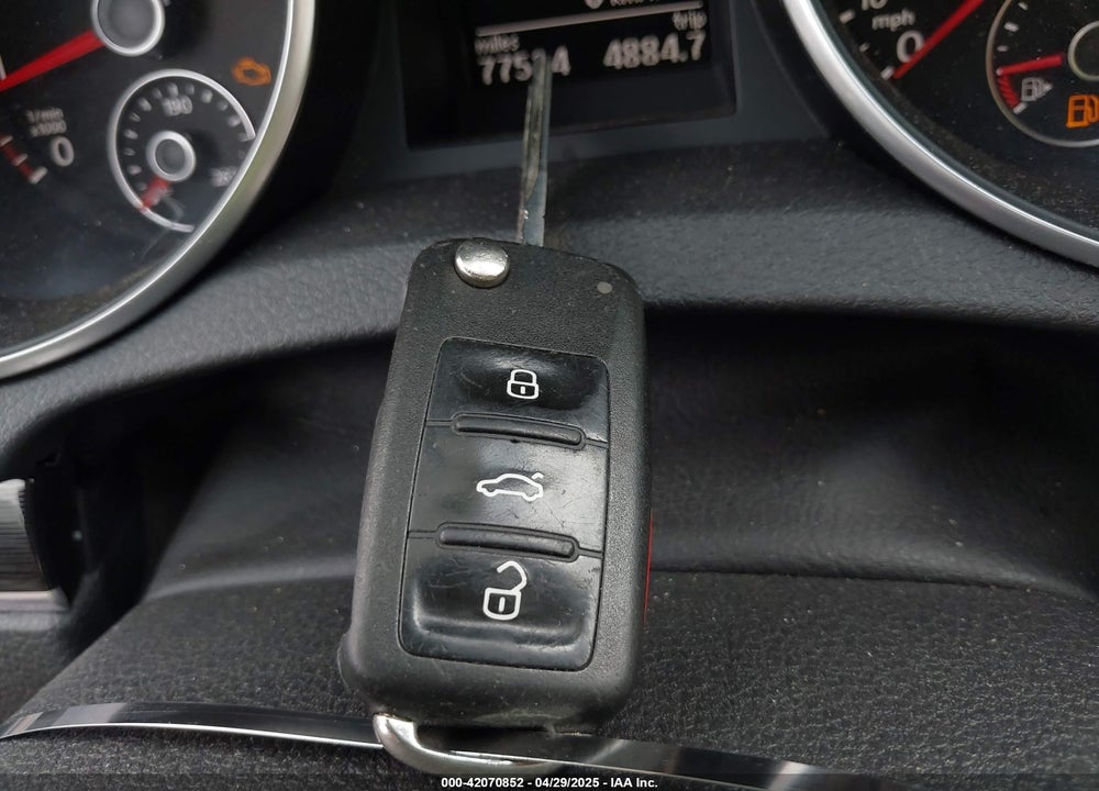 2011 VOLKSWAGEN GTI 4-DOOR/4-DOOR AUTOBAHN VIN: WVWHV7AJ0BW010368