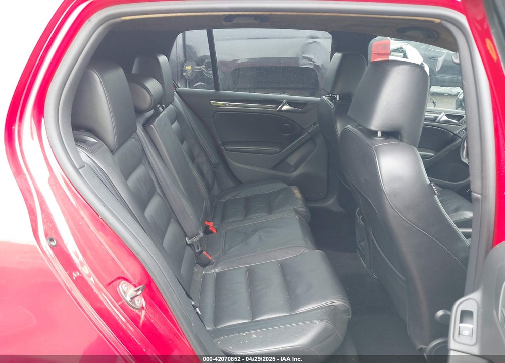 2011 VOLKSWAGEN GTI 4-DOOR/4-DOOR AUTOBAHN VIN: WVWHV7AJ0BW010368