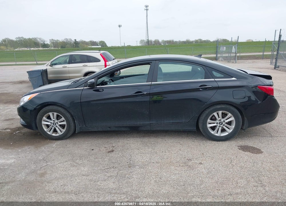 2013 HYUNDAI SONATA VIN: 5NPEB4AC0DH795608