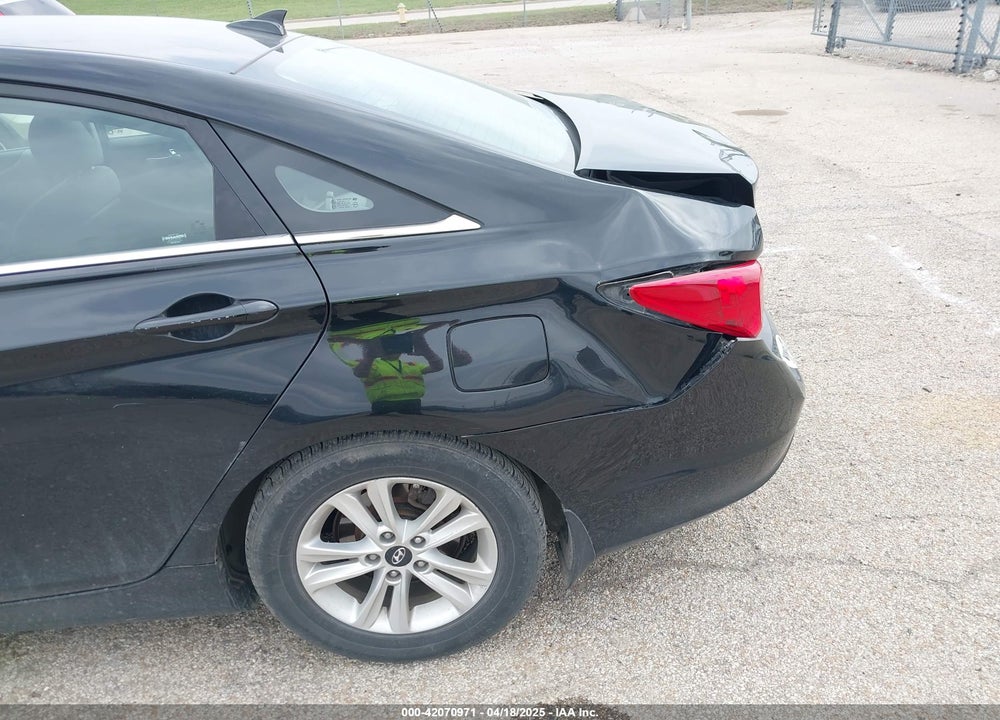 2013 HYUNDAI SONATA VIN: 5NPEB4AC0DH795608