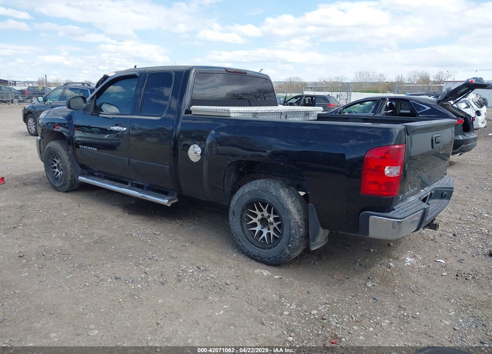 2007 CHEVROLET SILVERADO 1500 LT1 VIN: 2GCEK19C271610287