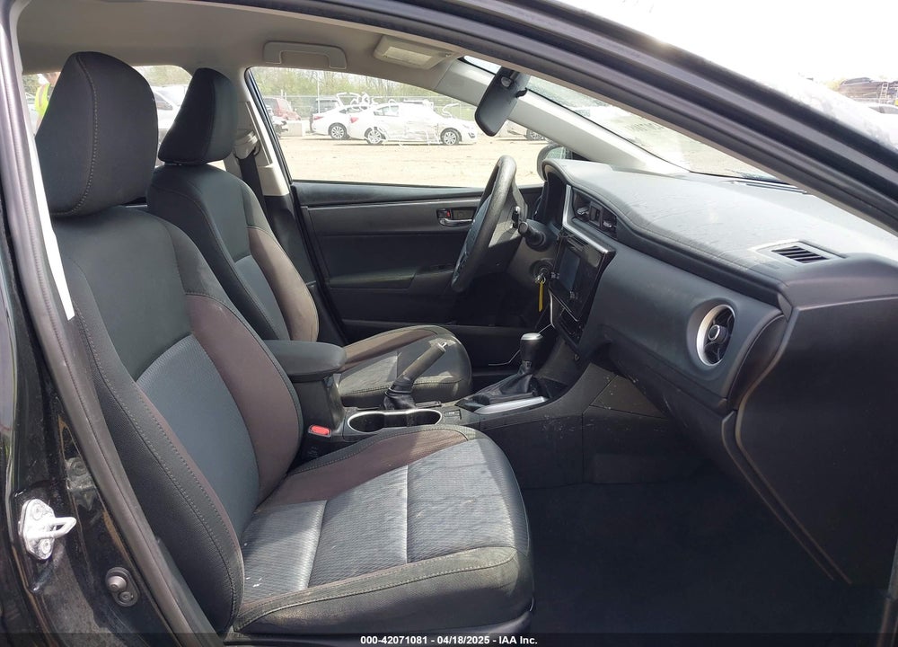 2018 TOYOTA COROLLA VIN: 5YFBURHE3JP755801